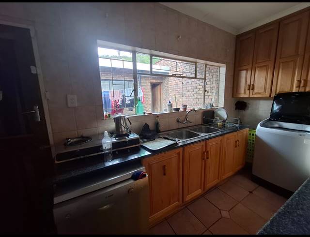 4 BEDROOM HOUSE FOR SALE IN SINOVILLE